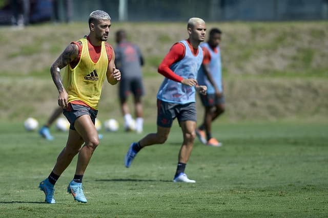 Arrascaeta e Andreas Pereira - Treino do Flamengo