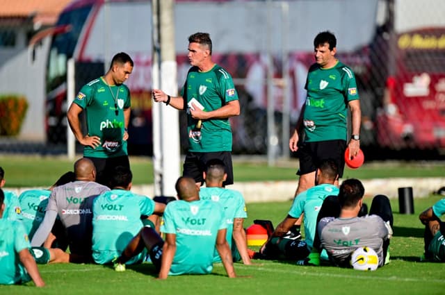 Mancini com os jogadores do América-MG