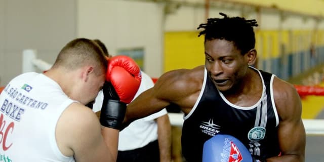 Nigeriano se destacou na segunda edição do Boxe na Veia 2022 (Foto: Flavio Perez)