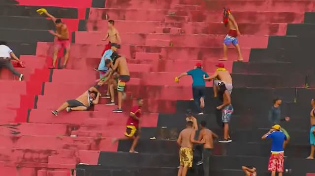 Briga entre torcedores organizados do Sport e torcedores do Corinthians