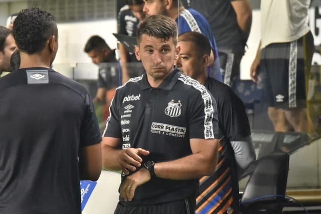 Lucas Ochandorena, auxiliar técnico do Santos