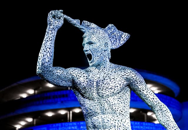 Estátua do Agüero no Manchester City