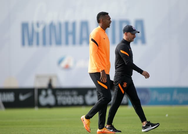 Treino Corinthians - Jô e Vítor Pereira