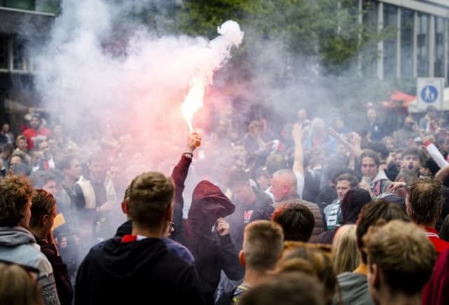 Torcida Feyenoord - final Conference League