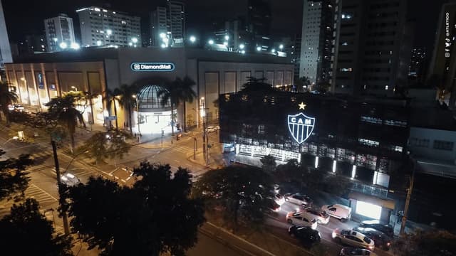 Shopping é localizado perto de sede do clube