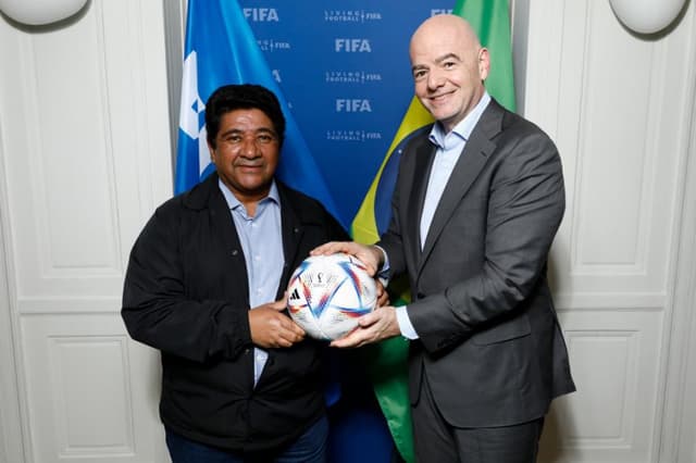 Ednaldo Rodrigues, presidente da CBF, e Gianni Infantino, presidente da Fifa