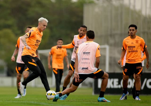 Treino Corinthians 01/06/2022 - Róger Guedes