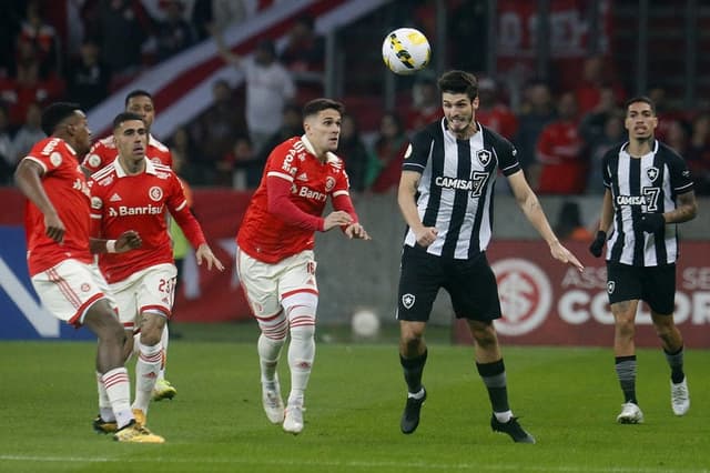 Internacional x Botafogo - Piazon