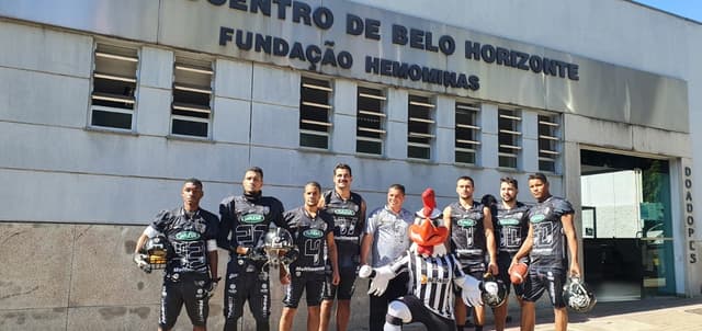 Parte do elenco do Galo FA doou sangue no Hemominas