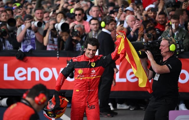 Carlos Sainz vence o GP da Inglaterra de Fórmula 1