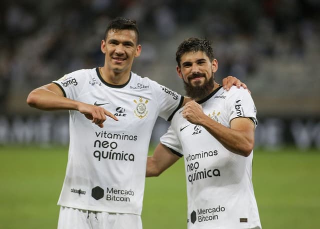 Atlético-MG x Corinthians - Balbuena e Bruno Méndez