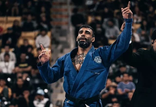 Leandro Lo