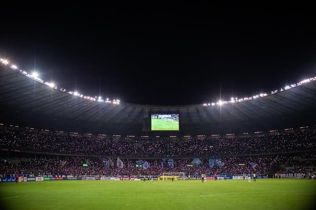 Torcida do Cruzeiro anseia pelo acesso