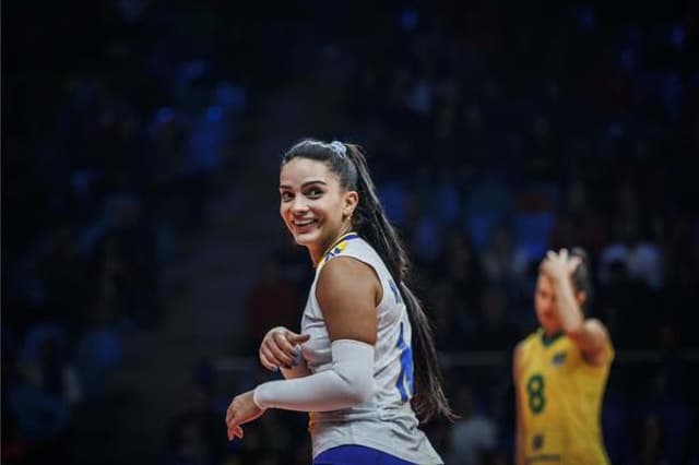 Natinha disputa o primeiro Mundial com a seleção feminina