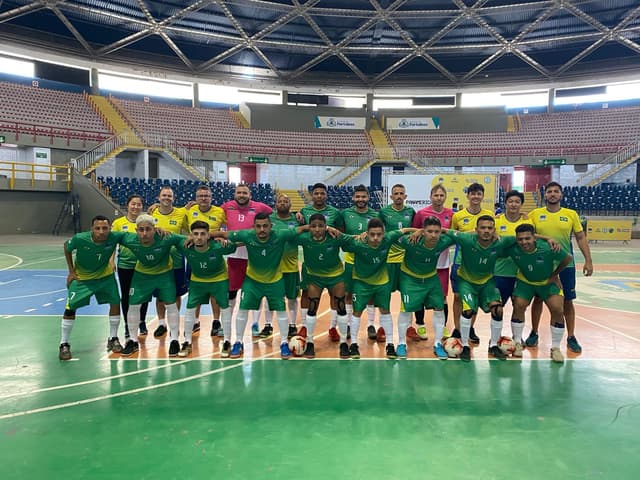 A seleção brasileira, campeã do -americano de Futsal de Surdos 2022