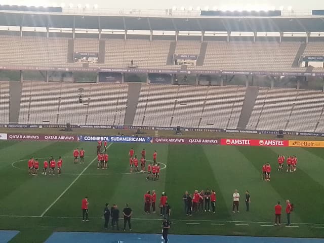 São Paulo - reconhecimento gramado Mario Kempes