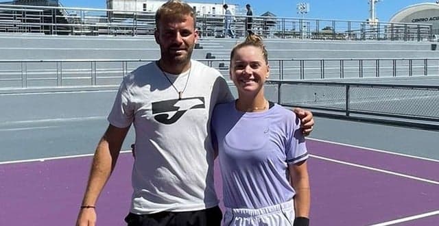 Laura Pigossi com treinador em Guadalajara