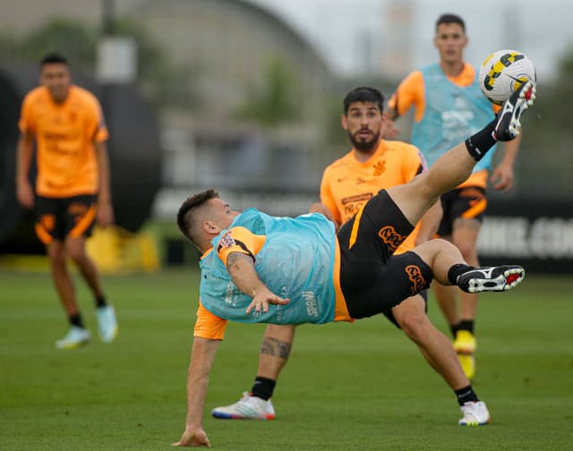 Treino Corinthians - Bruno Méndez e Ramiro