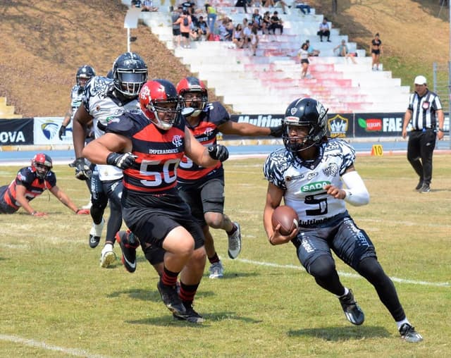 Na fase de grupos do Brasileiro da CBFA, o Galo FA levou a melhor sobre o Flamengo Imperadores