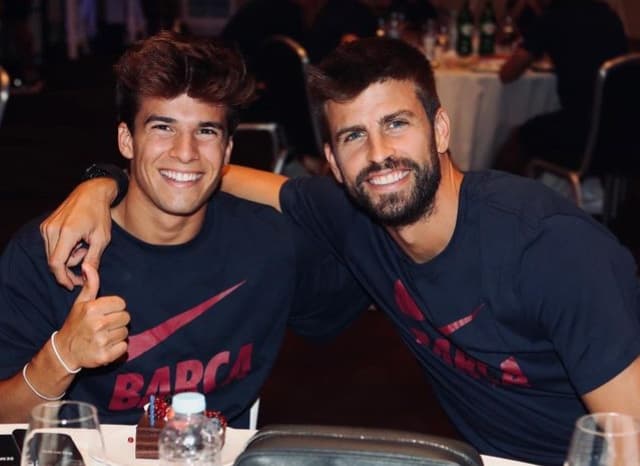 Riqui Puig e Gerard Piqué nos tempos de Barcelona