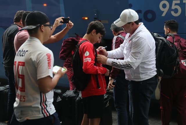 Rogério Ceni - desembarque São Paulo no Rio de Janeiro