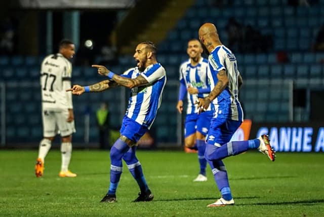 Avaí 2 x 0 Ceará