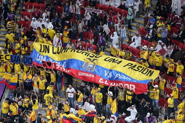 Torcida do Equador na abertura da Copa