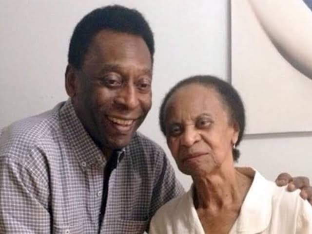 Pelé e mãe