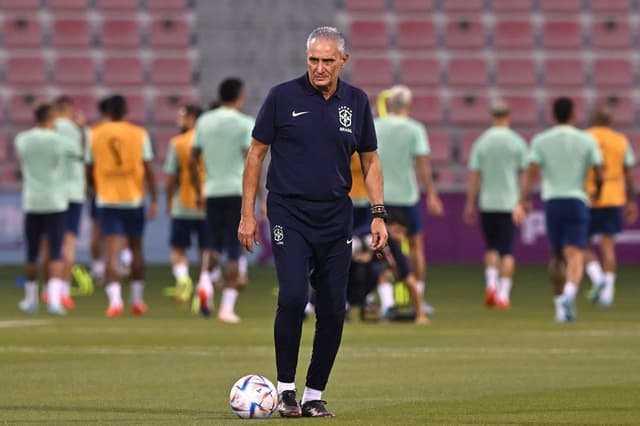 Treino da Seleção Brasileira em Doha - 27/11 - Tite