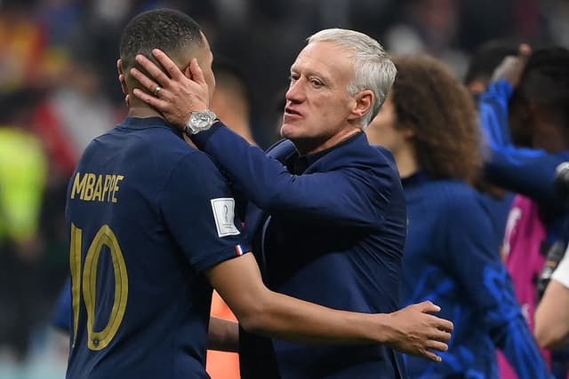 Deschamps e Mbappé