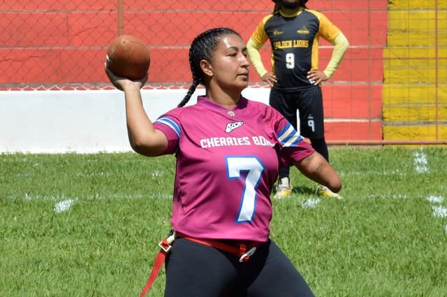 Nara é um exemplo de superação e conquistou neste ano o Campeonato Mineiro de flag football