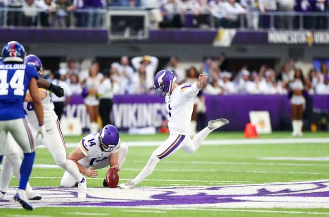 Kicker Greg Joseph acertou o field goal mais longo da história do Minnesota Vikings