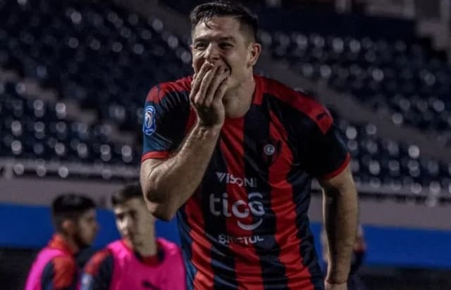 Diego Churín em primeira passagem no Cerro Porteño