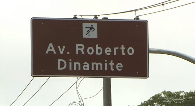 Av. Roberto Dinamite