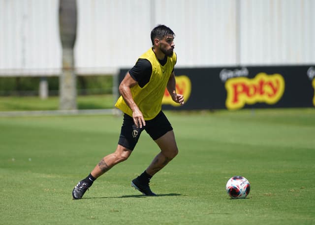 Bruno Méndez está próximo de selar renovação com o Corinthians