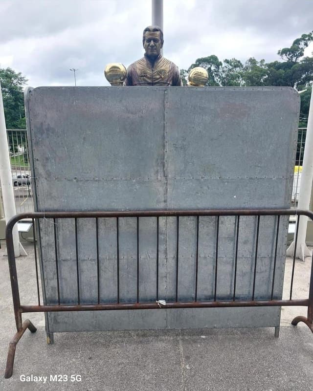 Estátua do Telê - Morumbi