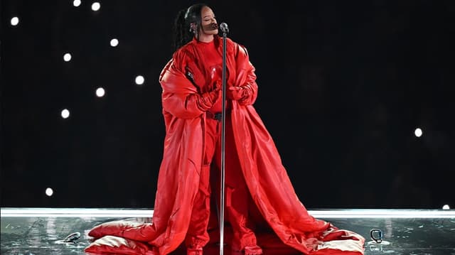 Rihanna Show Super Bowl