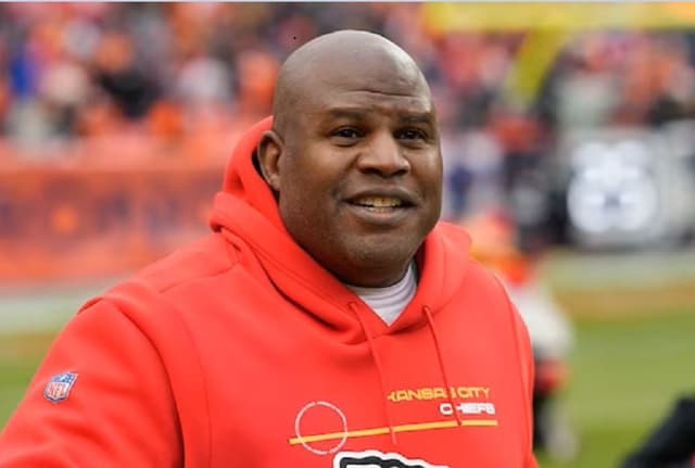 Coach estava no Kansas City Chiefs desde 2013