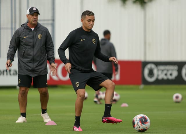 Adson - Treino Corinthians 09/03