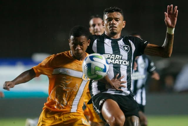 Tiquinho Soares - Botafogo x Brasiliense