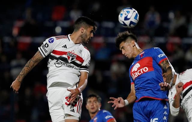 Arboleda e Diego Costa podem ser companheiros de Beraldo na final da Copa do Brasil pelo São Paulo