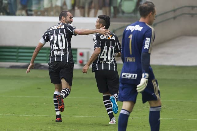 Danilo - Palmeiras x Corinthians 2015