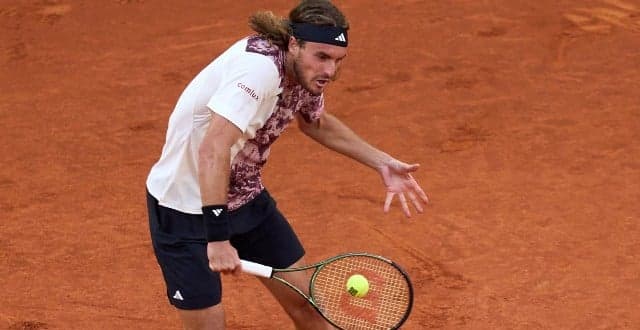 Stefanos Tsitsipas vence na estreia em Madri