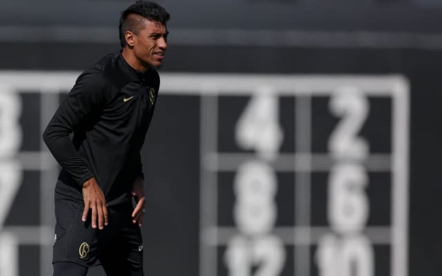 Paulinho-Corinthians-3-scaled-aspect-ratio-512-320