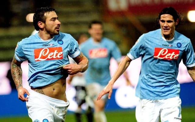 ex-napoli-felicita-clube-pela-conquista-do-campeonato-italiano-Futebol-Latino-aspect-ratio-512-320