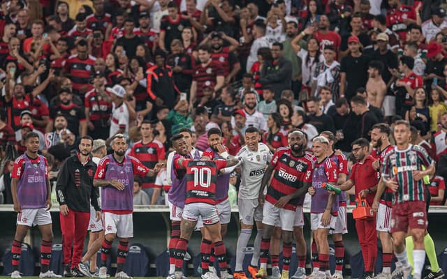 jogadores-comemorando-flamengo-x-fluminense-copa-do-brasil-scaled-aspect-ratio-512-320