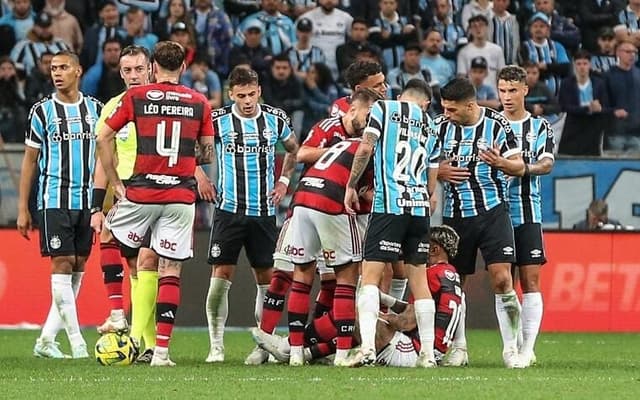 gremio_flamengo_gabigol_suarez-aspect-ratio-512-320