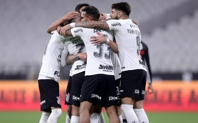 Corinthians-Vasco-Brasileirao-scaled-aspect-ratio-512-320