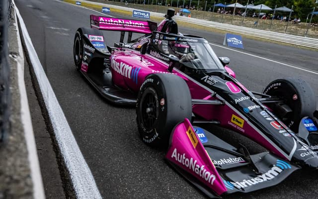 Helio-Castroneves-BITNILE_com-Grand-Prix-of-Portland-By_-Karl-Zemlin_Large-Image-Without-Watermark_m92694-scaled-aspect-ratio-512-320