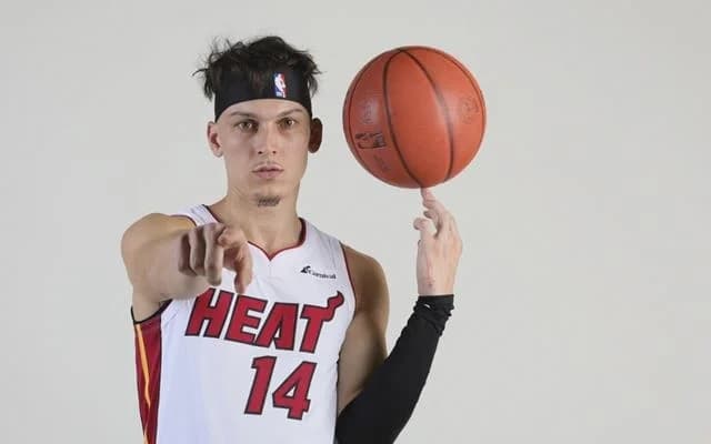 Tyler Herro troca Portland